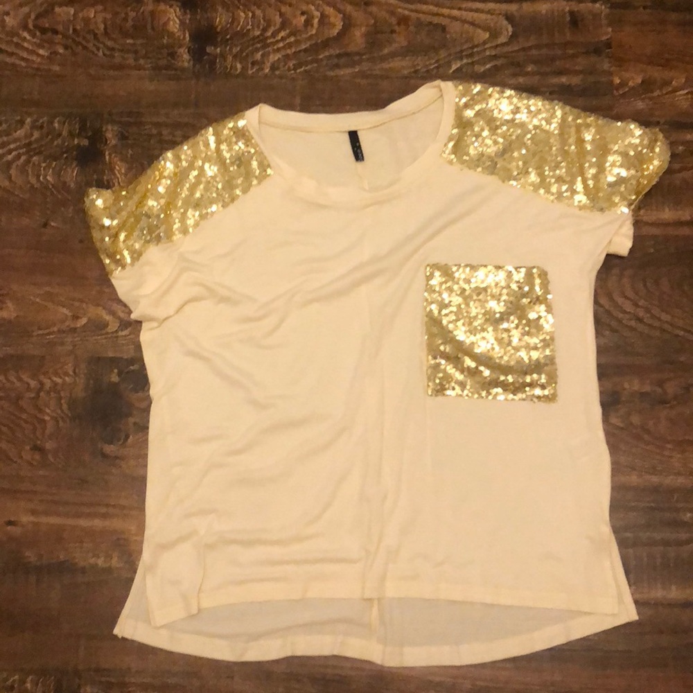 Size medium, but fits like a small